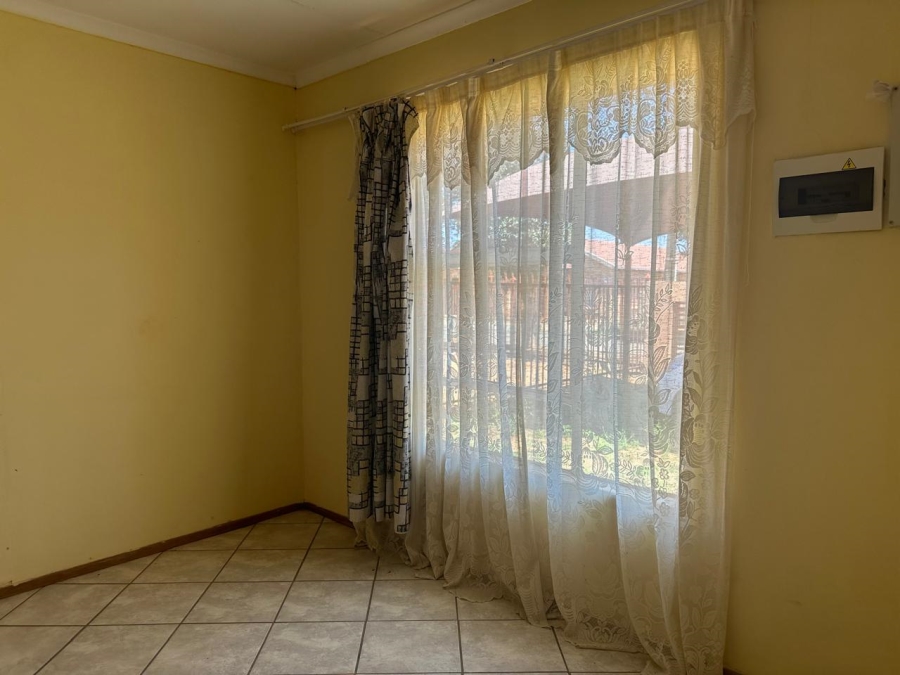 To Let 3 Bedroom Property for Rent in Mandela View Free State